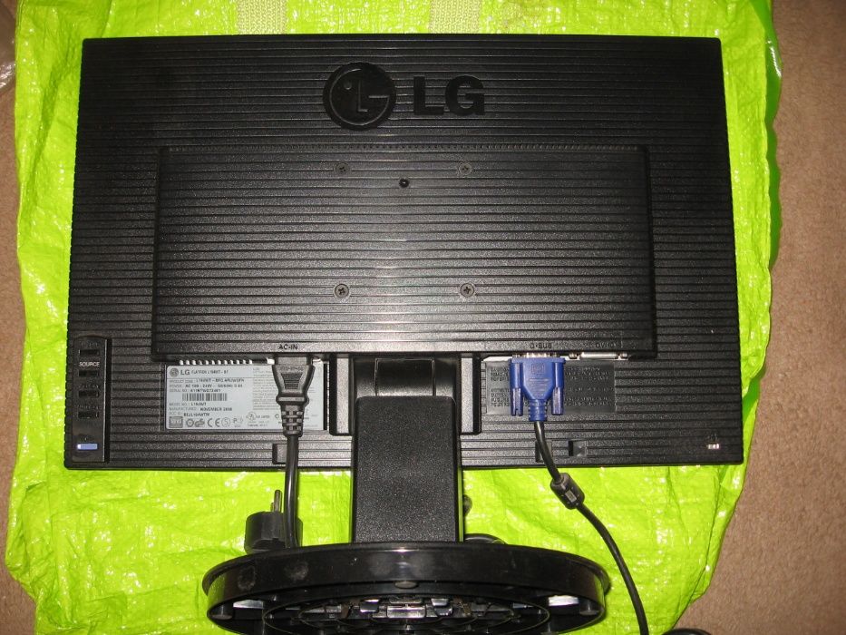 Продаю!Монитор компьютерный марка LG wide 19дюймов исправные состояние