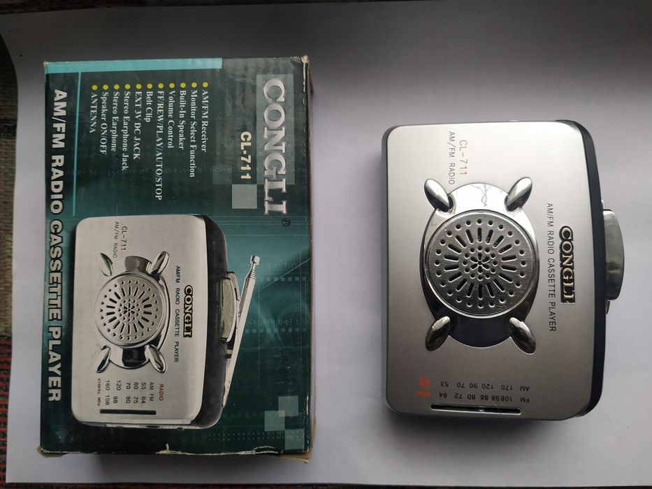 Плеер касетний з FM радіо