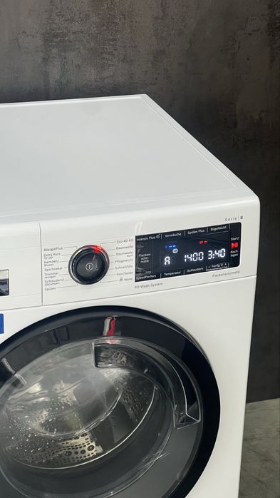 Стиральная машина Bosch Serie 8 WAV28M30 пральна машина пралка