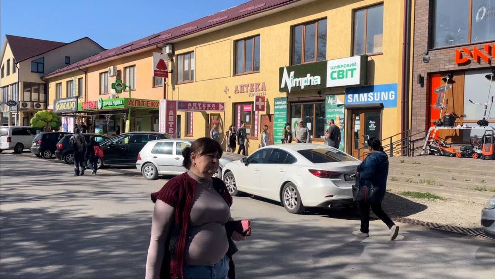 Оренда комерційних приміщень [1 поверх-90, цоколь-150] | смт. Глибока