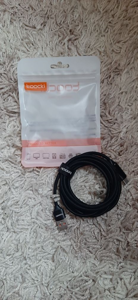 Кабель Toocki Type C 

Входной интерфейс: USB-A
В