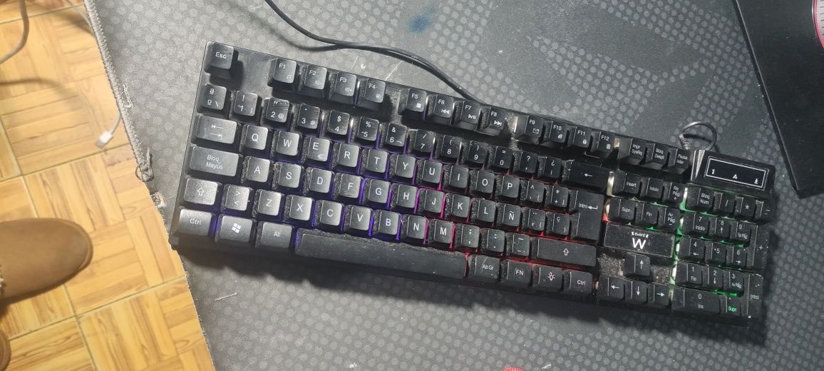 2 teclados gamer (usados como novos)