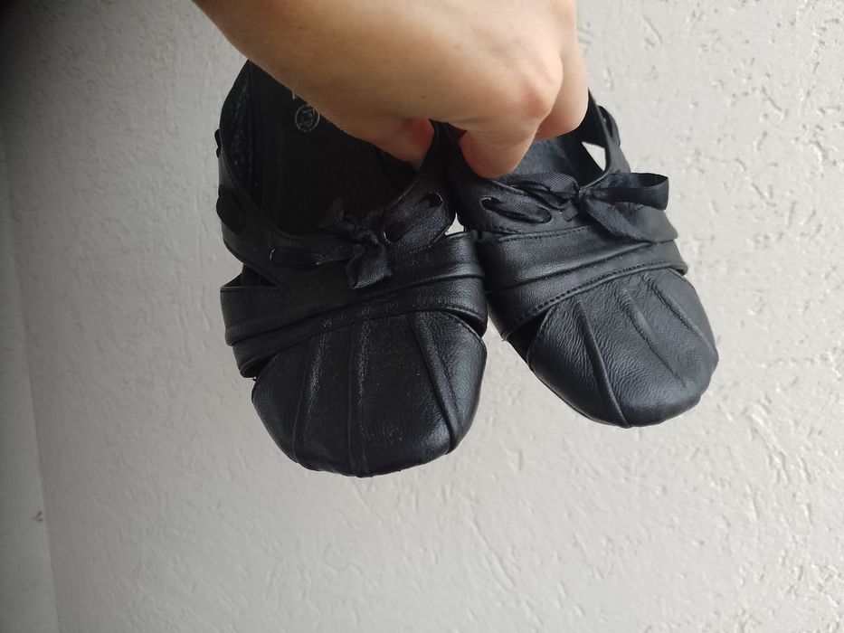 Капці, шльопанці жіночі, шкіряні, 37 р.