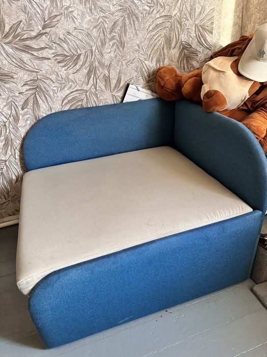 Продам дитячий диван- малютка