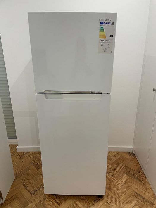 Frigorífico com congelador SAMSUNG