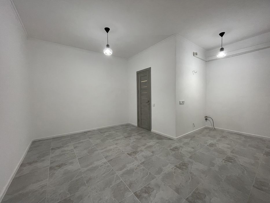 Таунхаус з якісним ремонтом великой терасою та власним паркомісцем