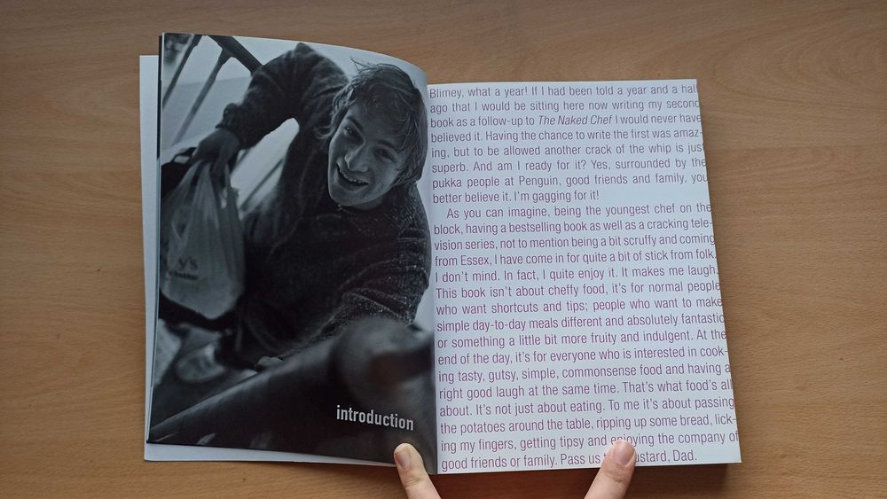 Livro de receitas "Jamie Oliver: The Return of the Naked Chef"