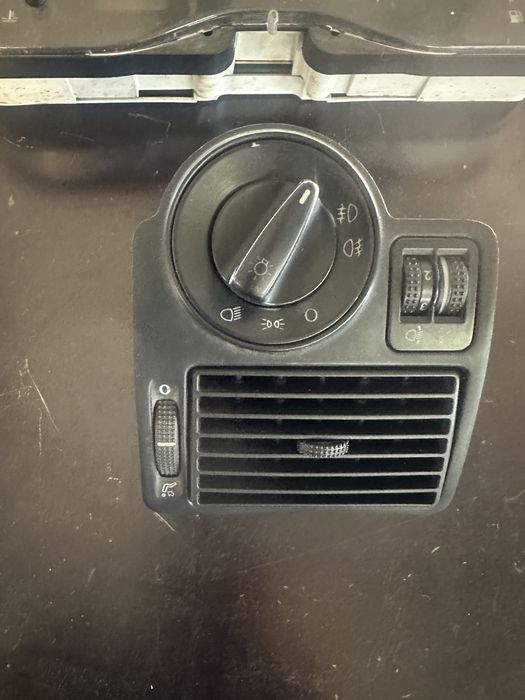 grelhas de ventilação / comutador de luzes e regulador  golf 4
