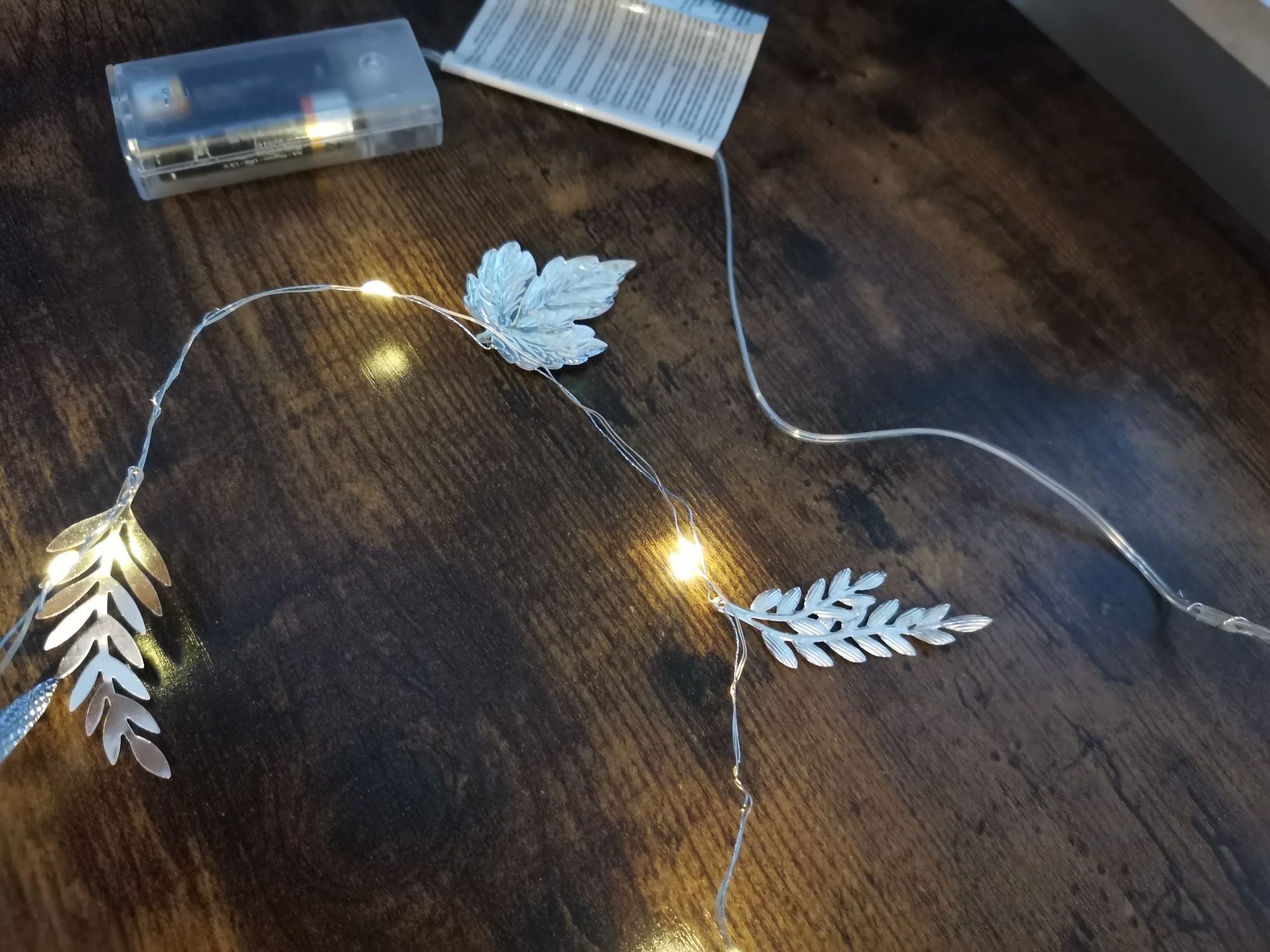 Lampki światełka listki liście srebrne ozdoba na stół