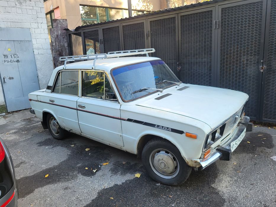 Автомобіль ваз 2106