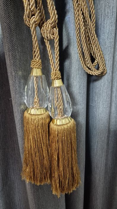 Китиці - підхвати для штор.