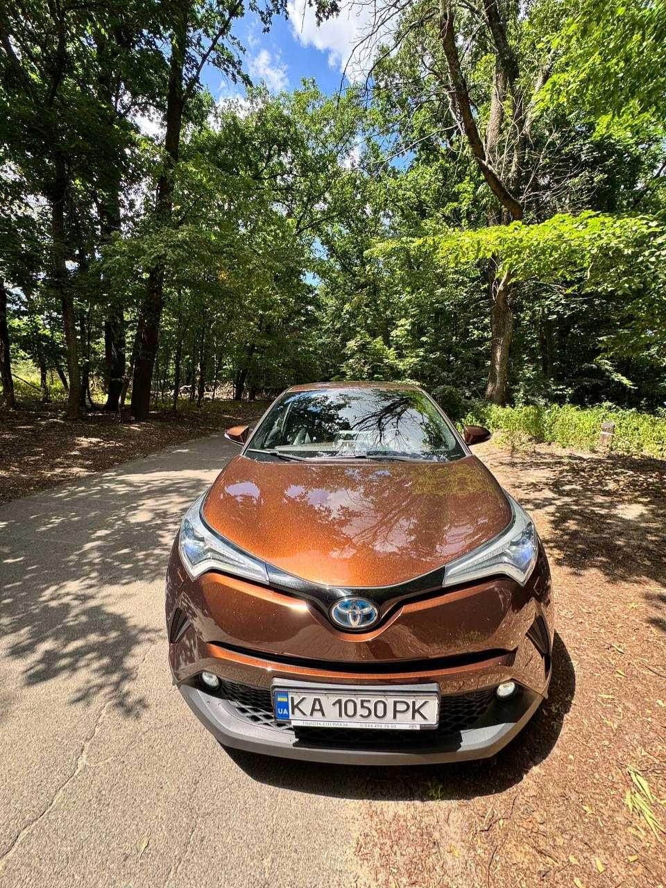 Toyota C-HR гібрид 2018