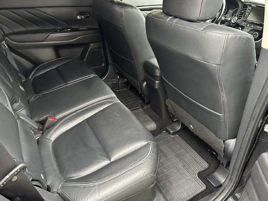 Mitsubishi Outlander PHEV 2016