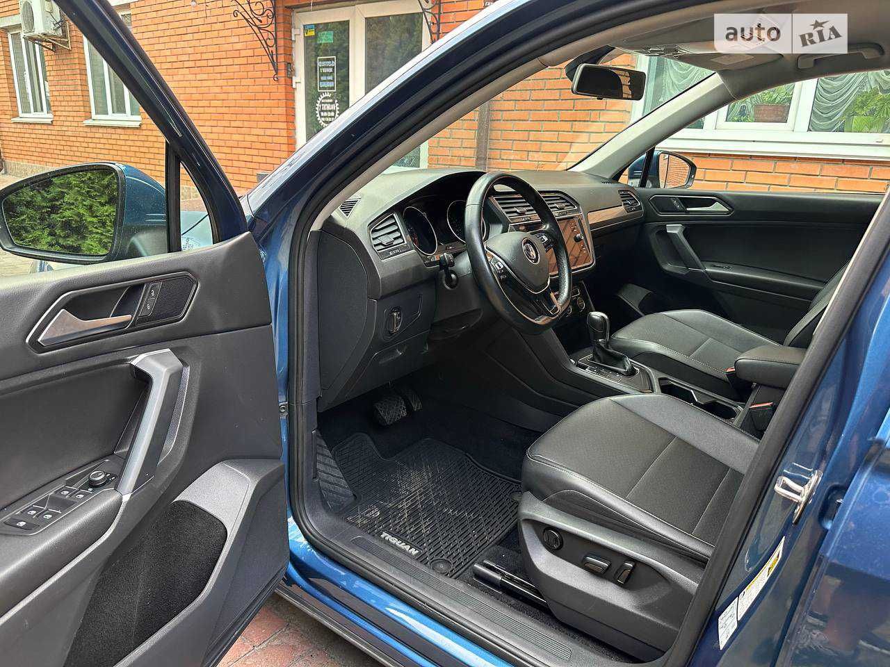 Volkswagen Tiguan SE (Фольксваген Тігуан) 2018 рік