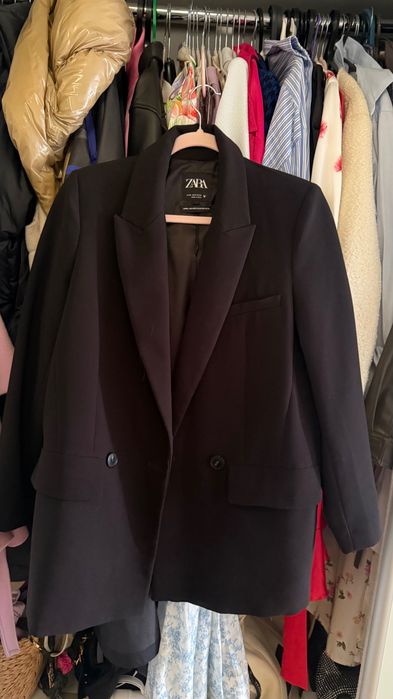 Дуже гарний піджак Zara чорний