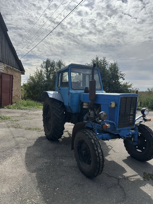 Продам трактор МТЗ-80,дискову борону АГ-2.4,культиватор,оприскувач