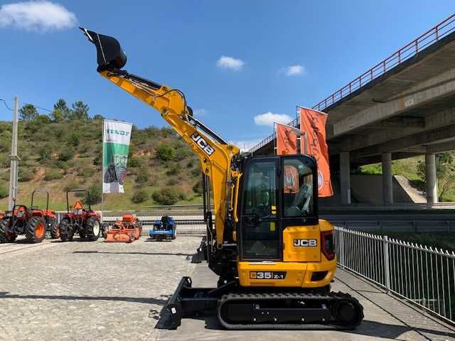 MINI-GIRATÓRIA JCB