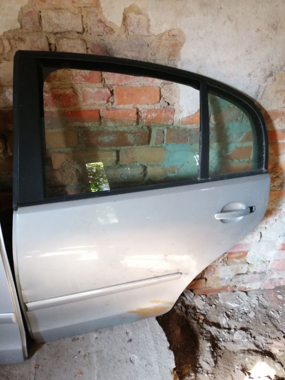 VW Polo 9n 6Q sedan drzwi tylne lewe i prawe