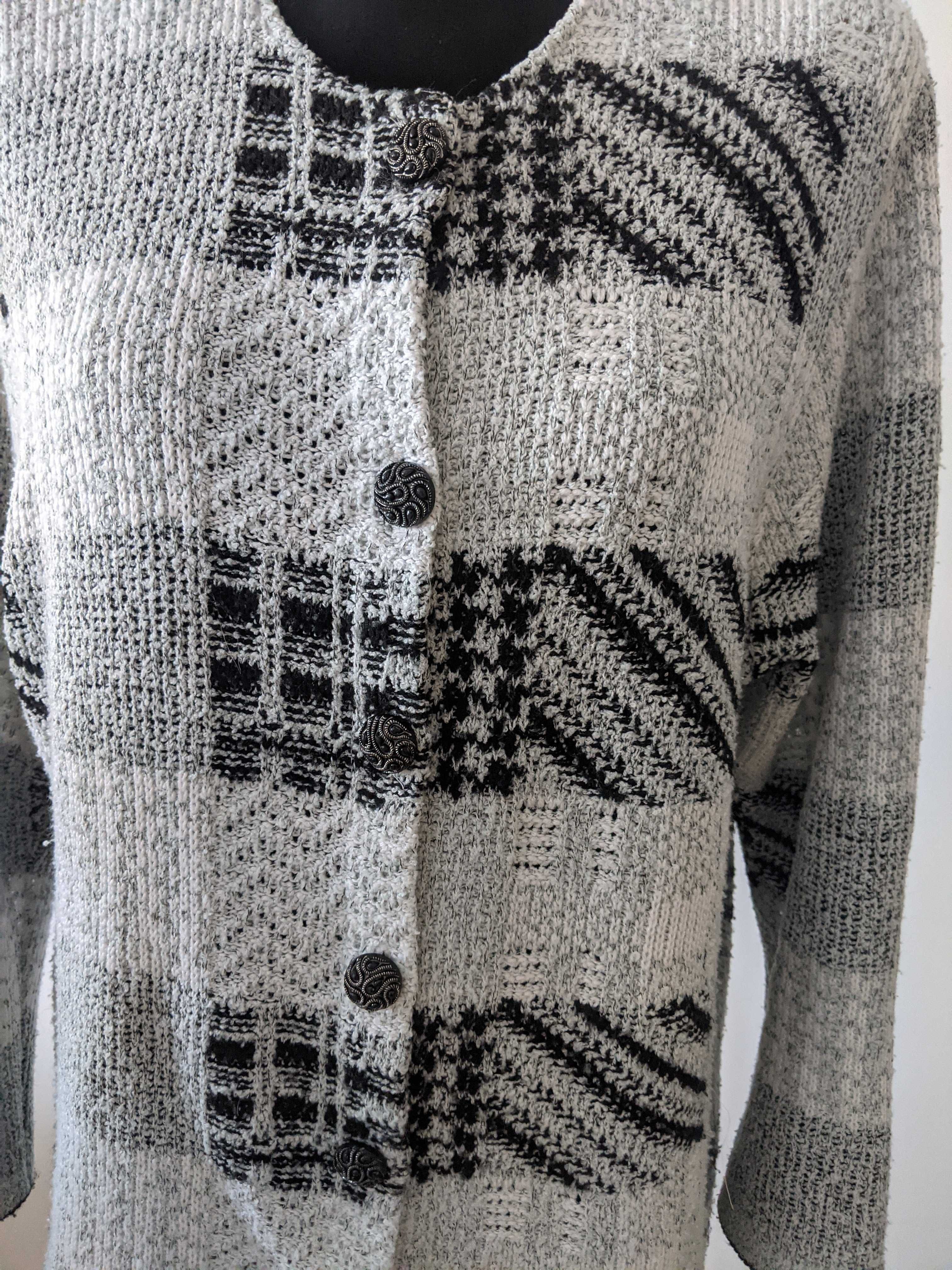 Sweter damski 46 mięsisty zgrabny długi krateczka