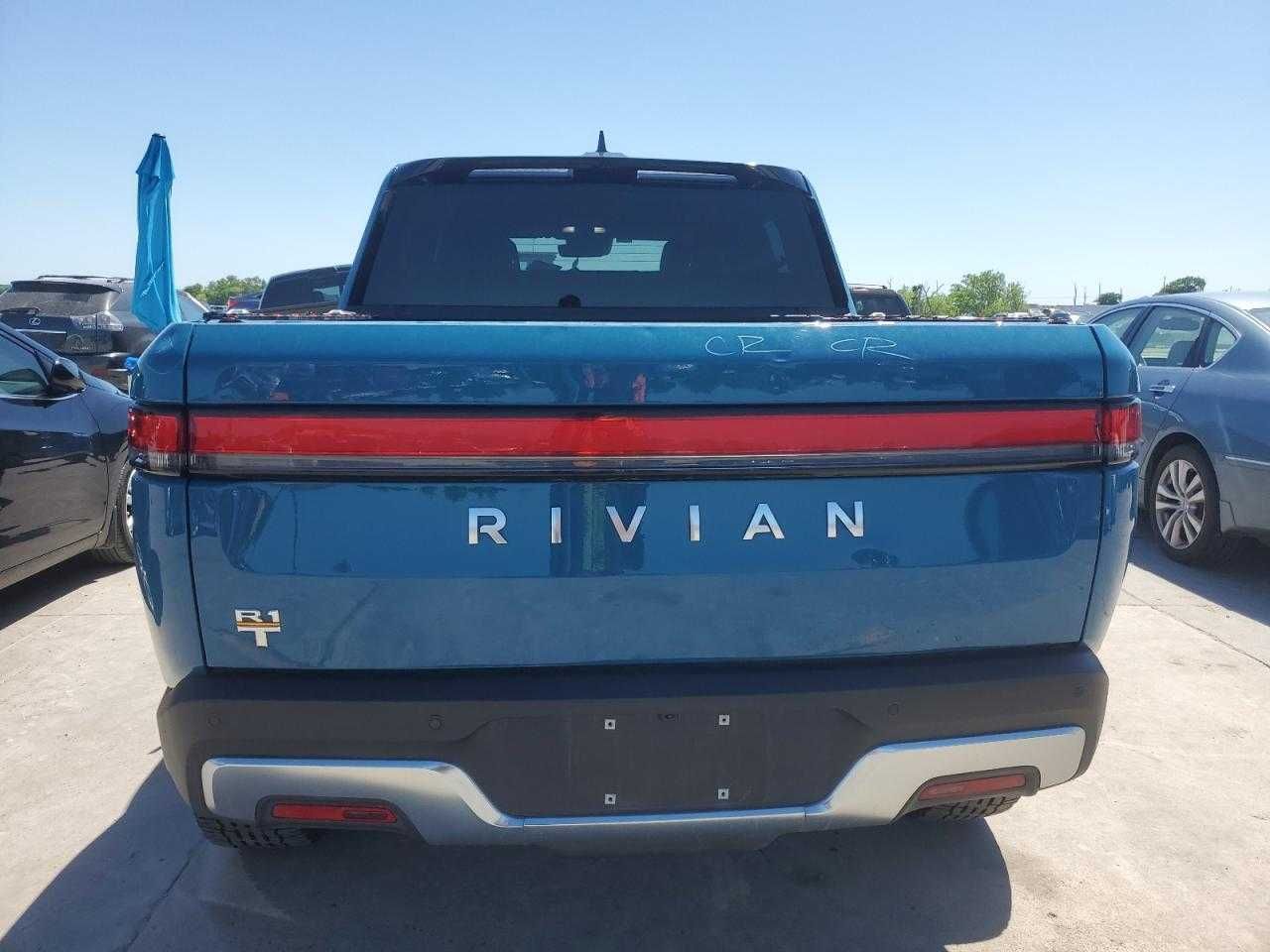 Rivian R1T Adventure 2022