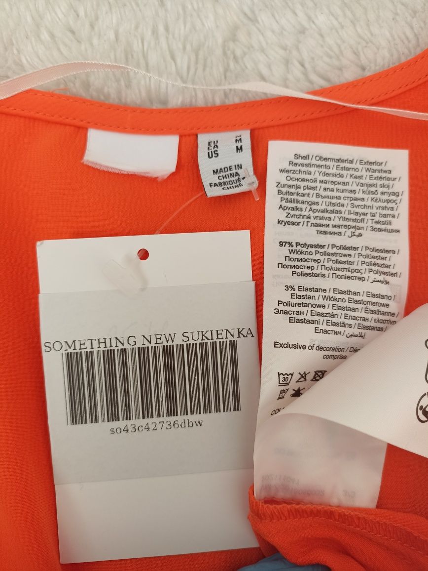 Something  pomarańczowa sukienka kopertowa z rozcięciem na nodze R.M