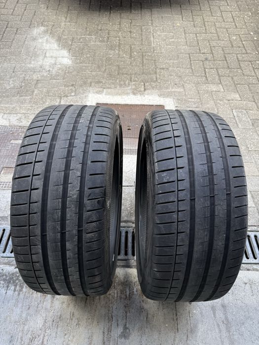 Vendo 2 pneus semi novos 235/35/19