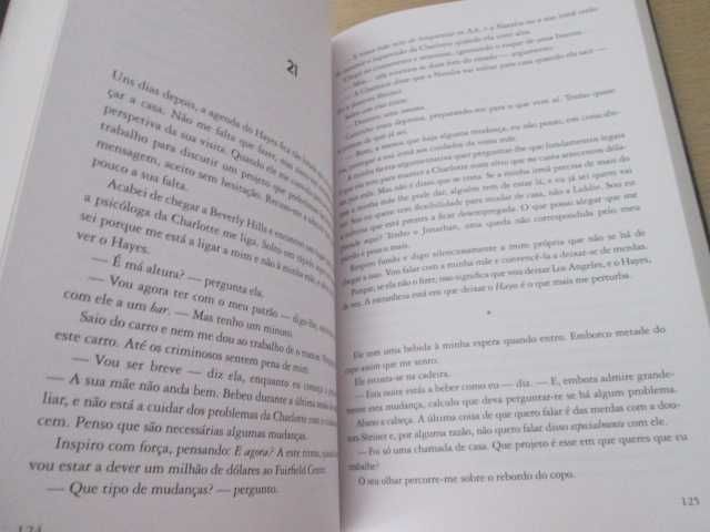 Um Pacto com o Diabo
de Elizabeth O'Roark (Oferta portes)
