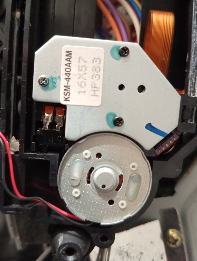 PlayStation SCPH-1002 + comandos e cabos