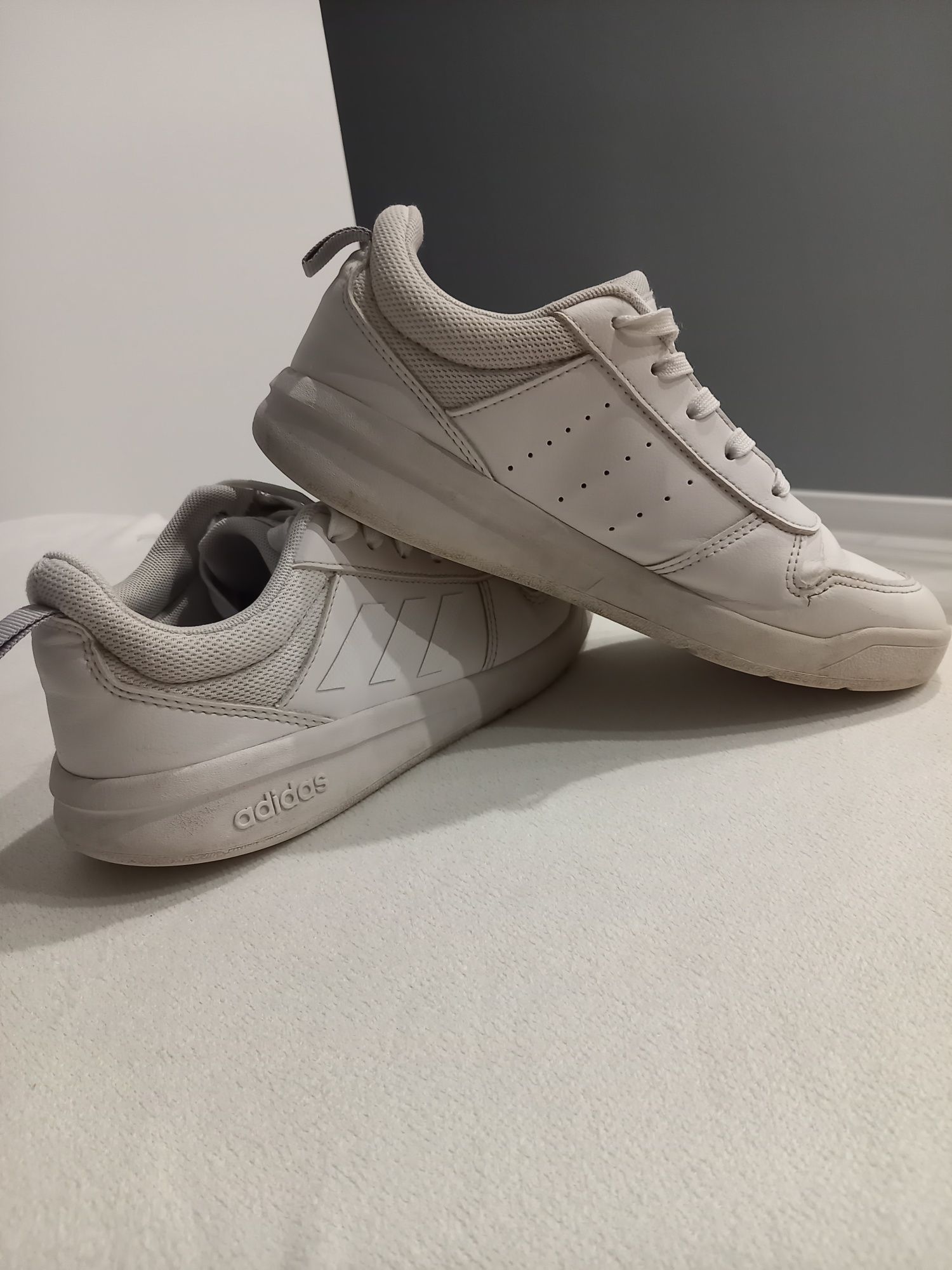 Białe adidasy firmy ADIDAS rozm. 36 i 2/3