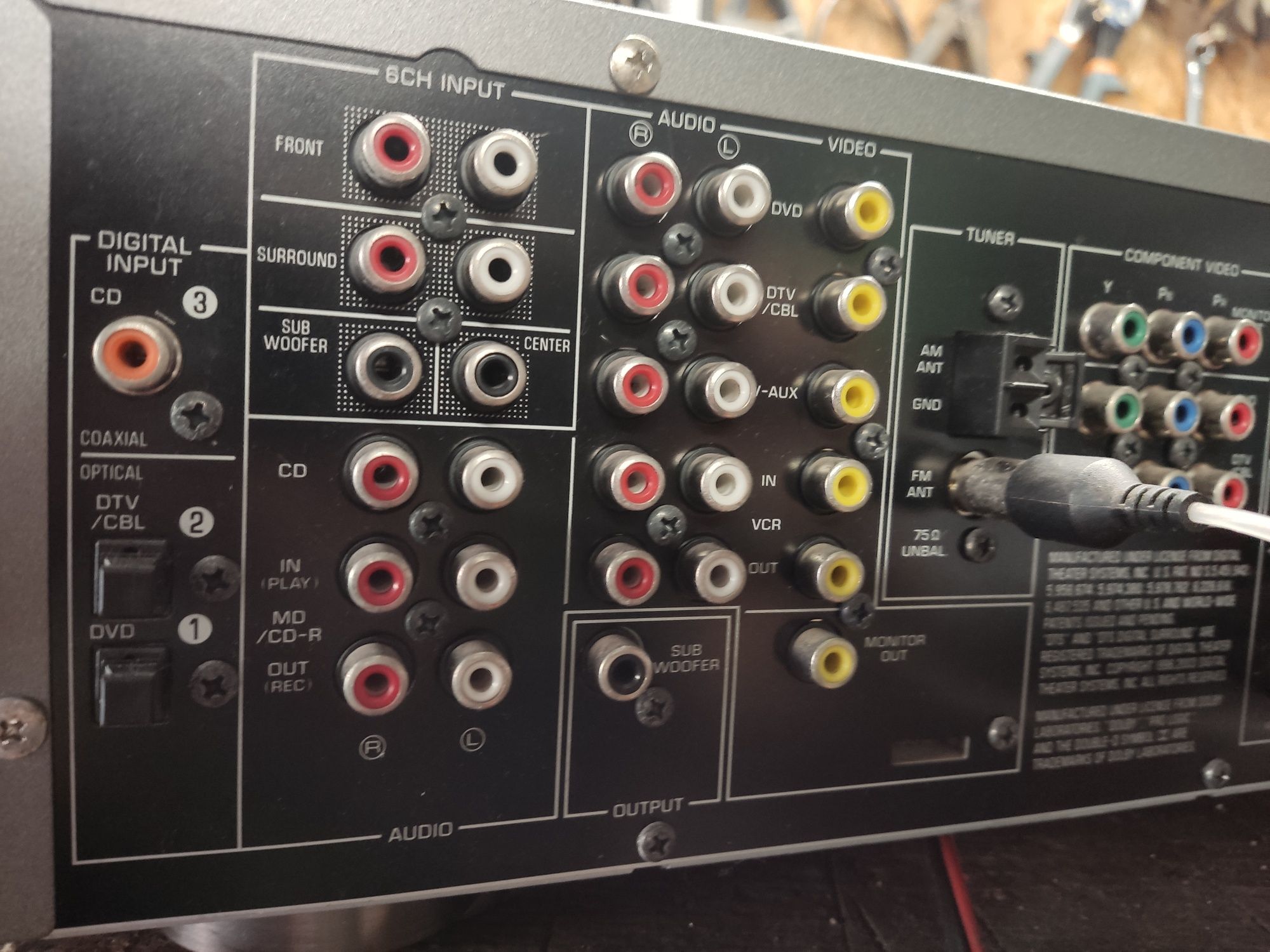 Amplituner Yamaha +drugi Onkyo gratis