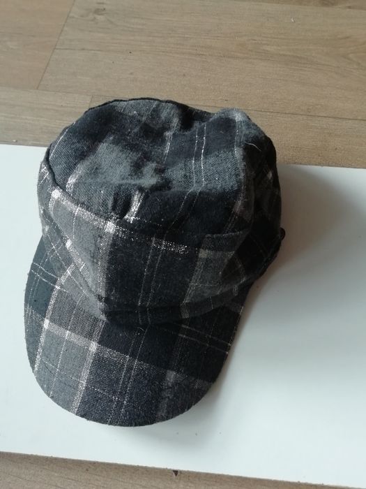 Nowa modna czapka z daszkiem