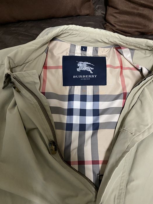 Vendo gabardine camel burberry London tamanho L