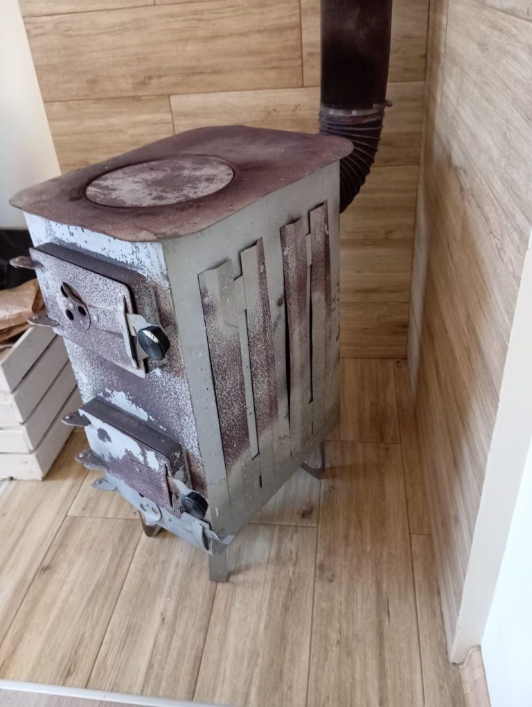 Piec szamotowy z rurami