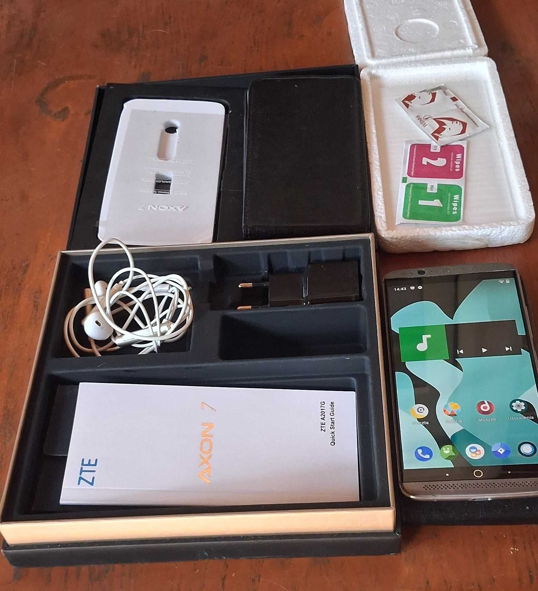 Smartfon ZTE Axon 7 5.5" AMOLED 4 GB RAM + 64 GB LTE