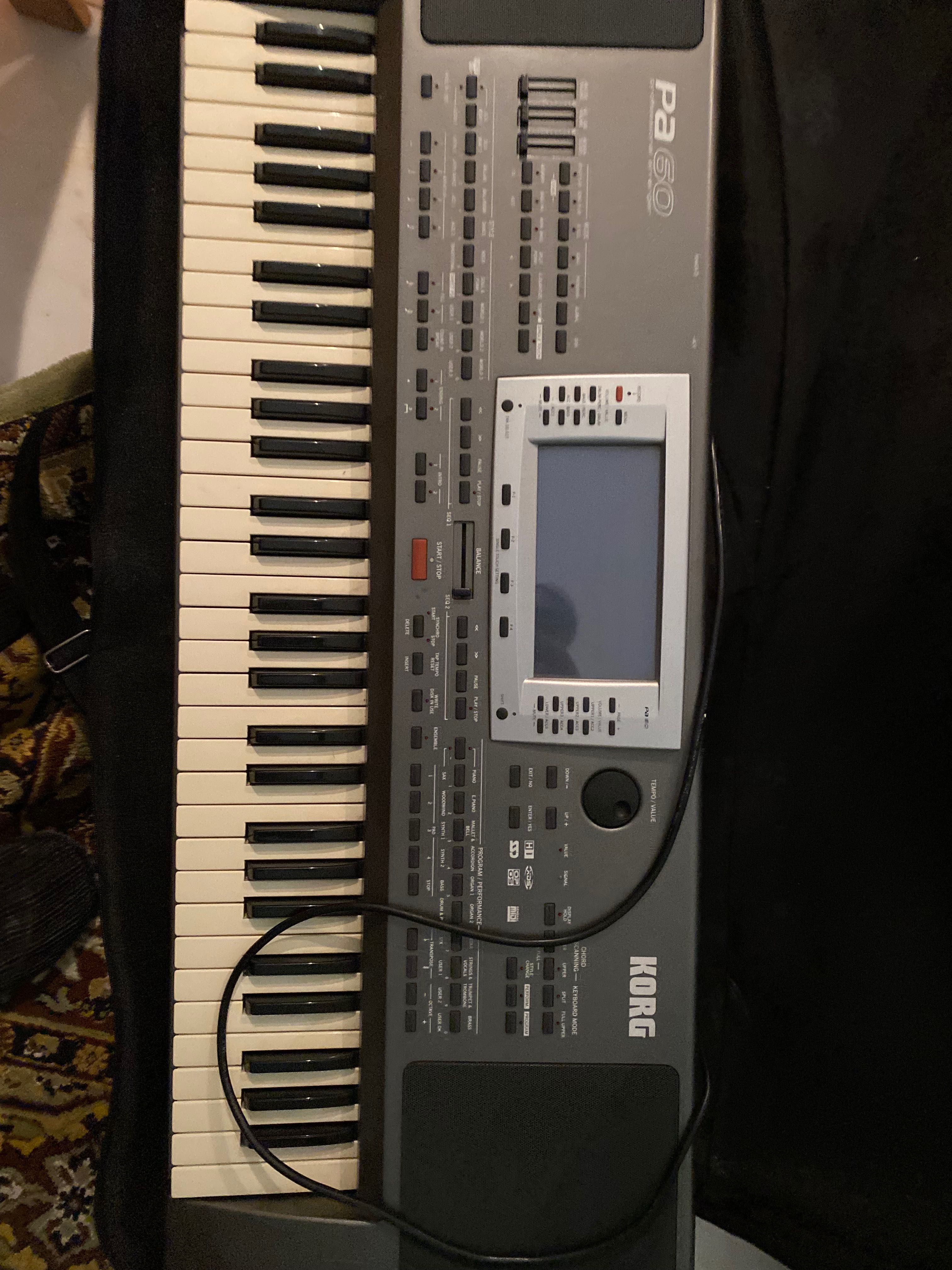 Piano profissional Korg PA60