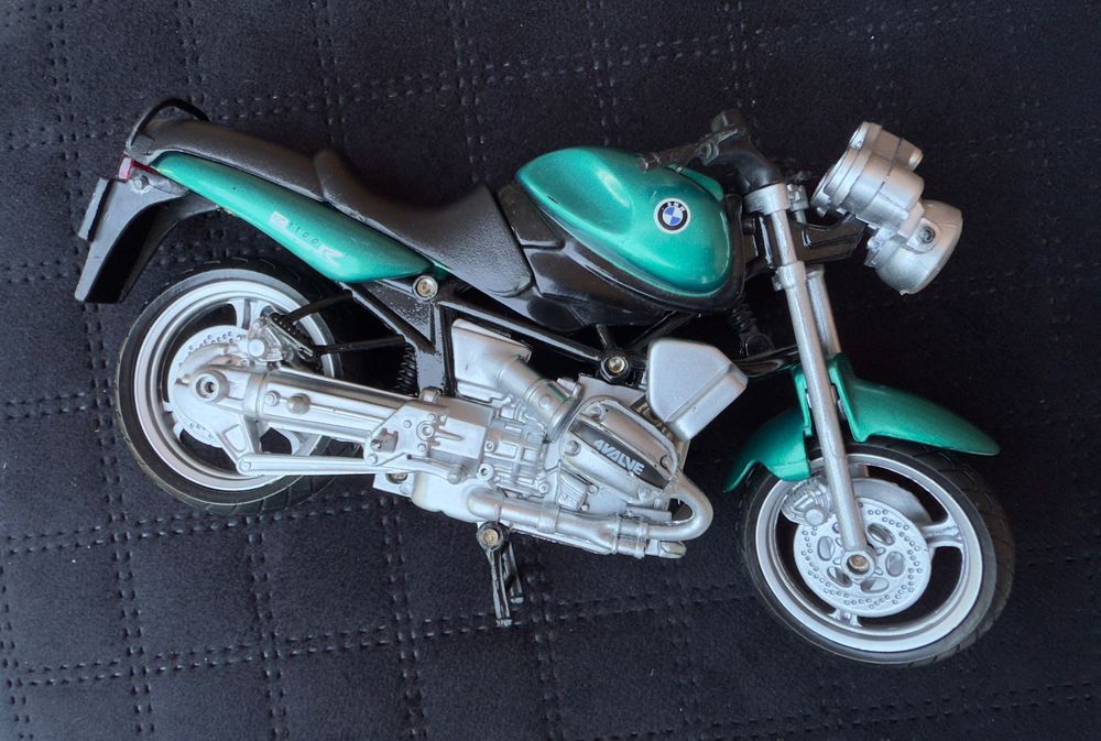 Колекційні моделі мотоцикл та поліцейське авто (Німеччина)