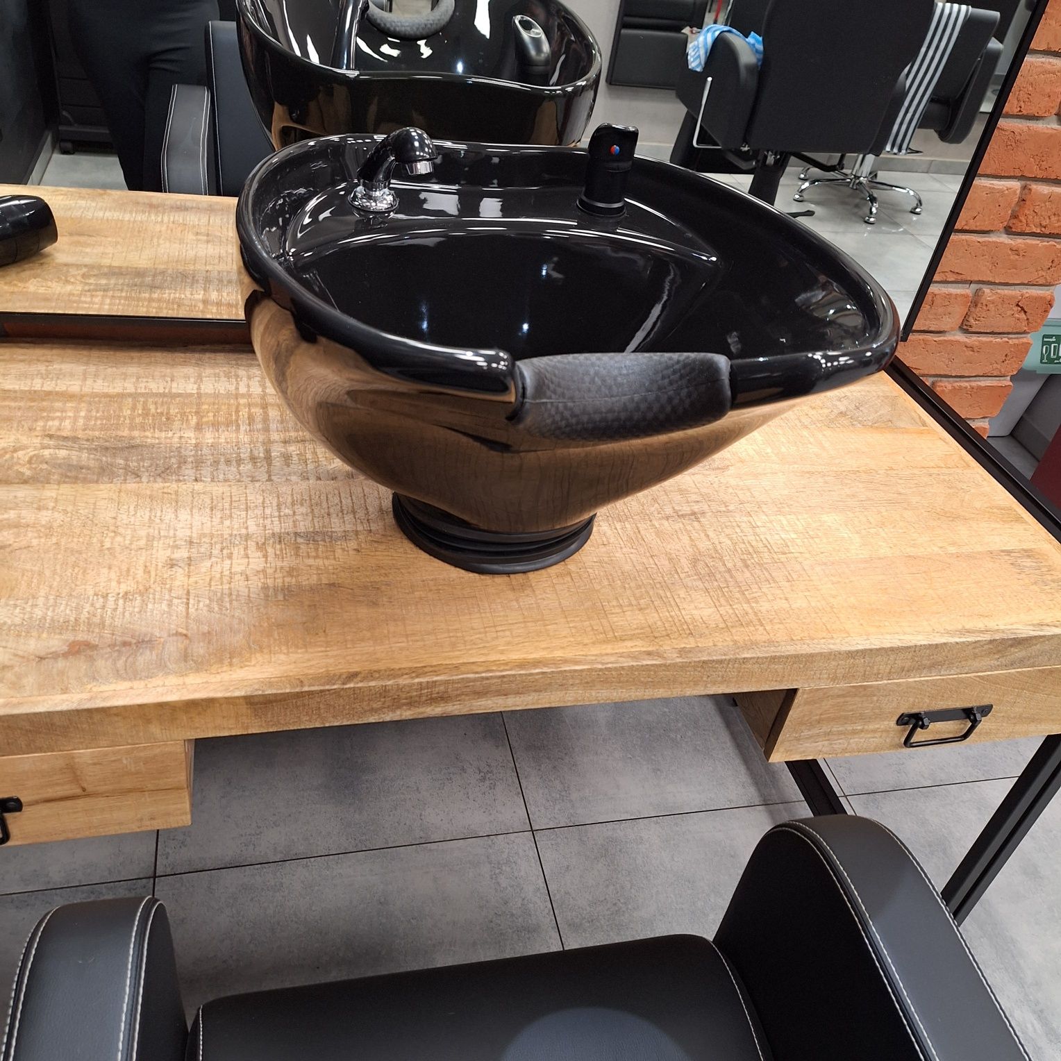 Sprzedam meble lustro barberskie