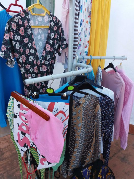 Roupa de criança homem senhora bem estimada