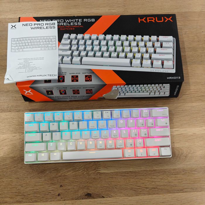 Klawiatura Krux Neo Pro White RGB – bezprzewodowa, stan bardzo dobry
