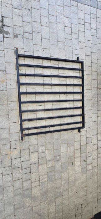 Секції металевої огорожі