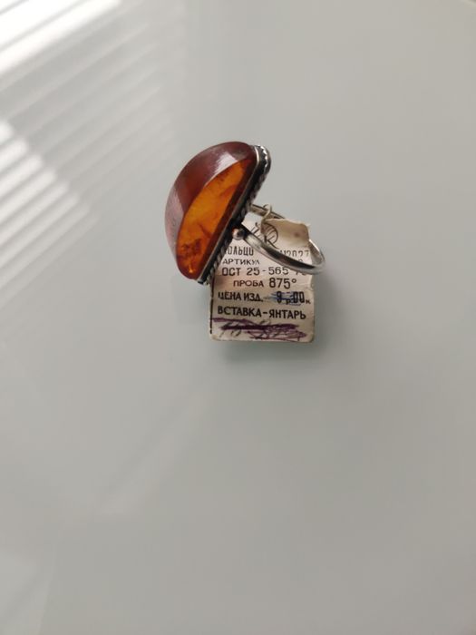 Новое кольцо перстень янтарь серебро СССР 19,5