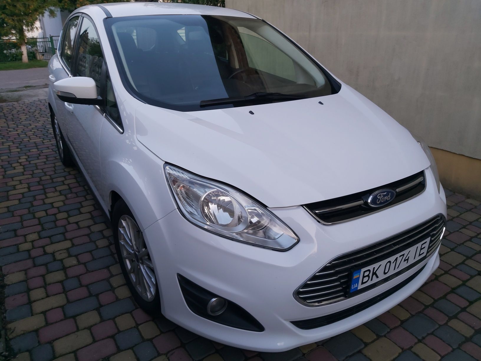 Ford C-MAX. Гібрид.