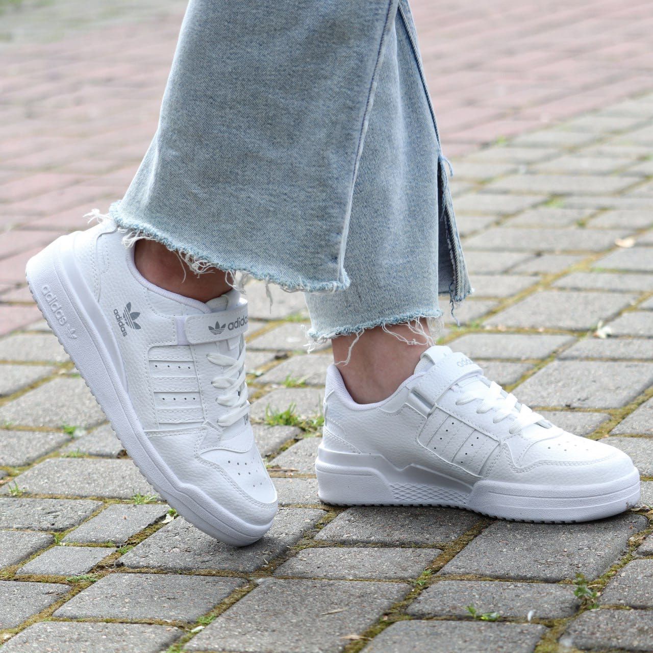 Жіночі кросівки Adidas Forum білі