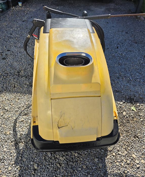 Myjka na ciepłą wodę Karcher HDS 745 M Eco