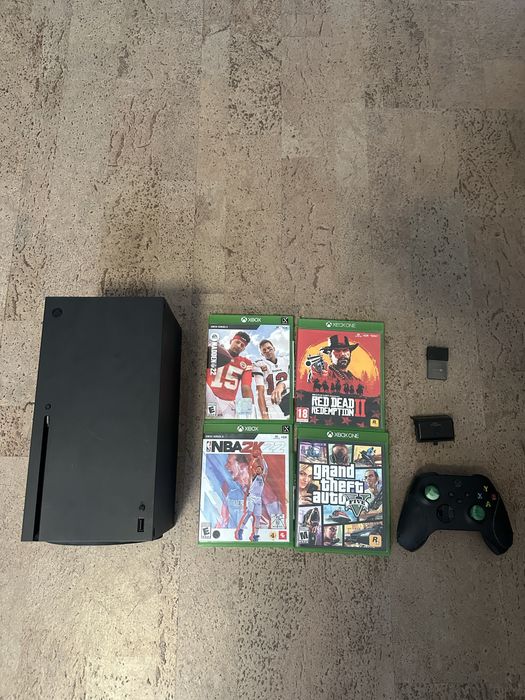 Xbox Series X 1TB + Seagate 1TB + 4gry. Stan - idealny