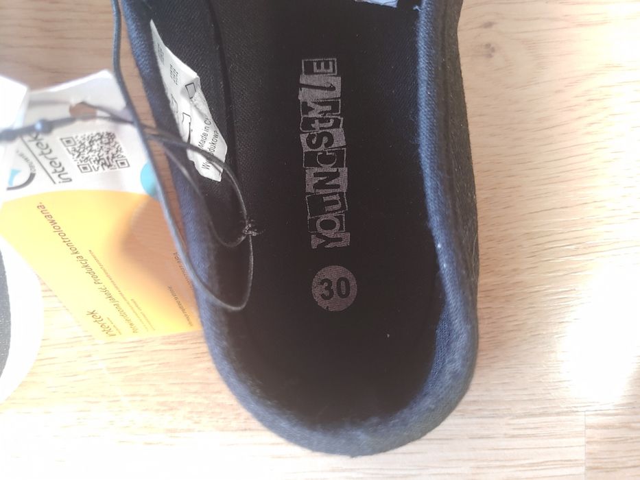 Sapatos de lona, tamanho 30, NOVOS com etiqueta
