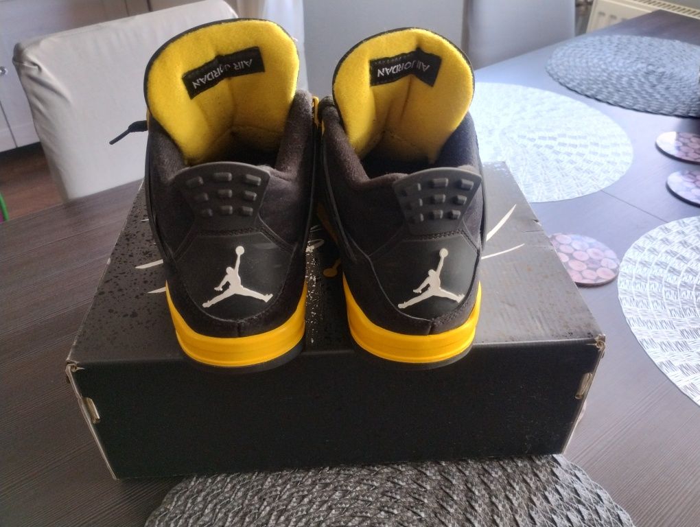 Nike Jordan 4 Thunder Yellow rozm 42