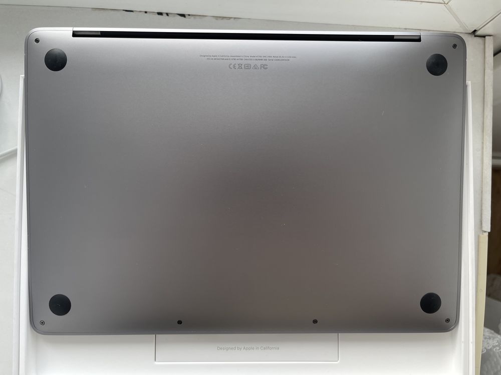 MacBook Pro 2018,13 inch,Space gray,256 gb