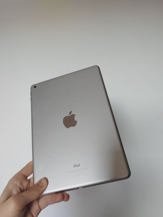 iPad 6. generacji 128GB Silver