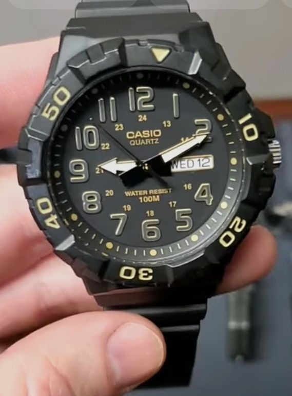 Кварцевий чоловічий годинник Casio MRW-210H-1A2VDF. Мілітарі, спорт.